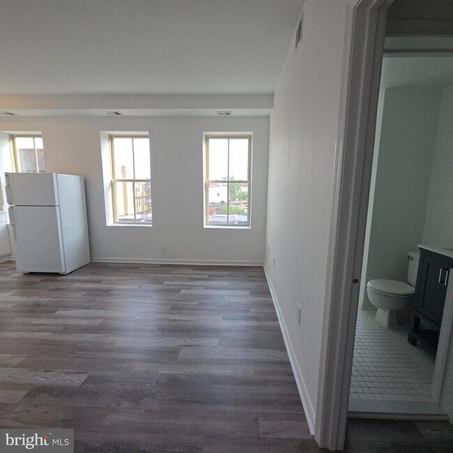 Building Photo - 1451 Park Rd NW