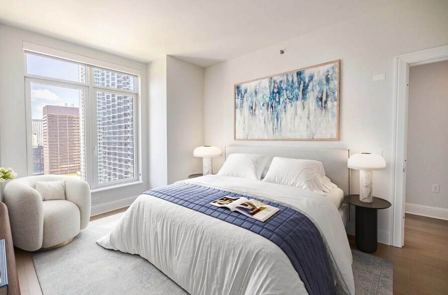 Building Photo - 502 E Illinois St