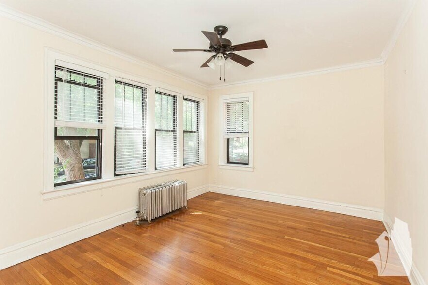 Building Photo - 4721 N Leavitt St