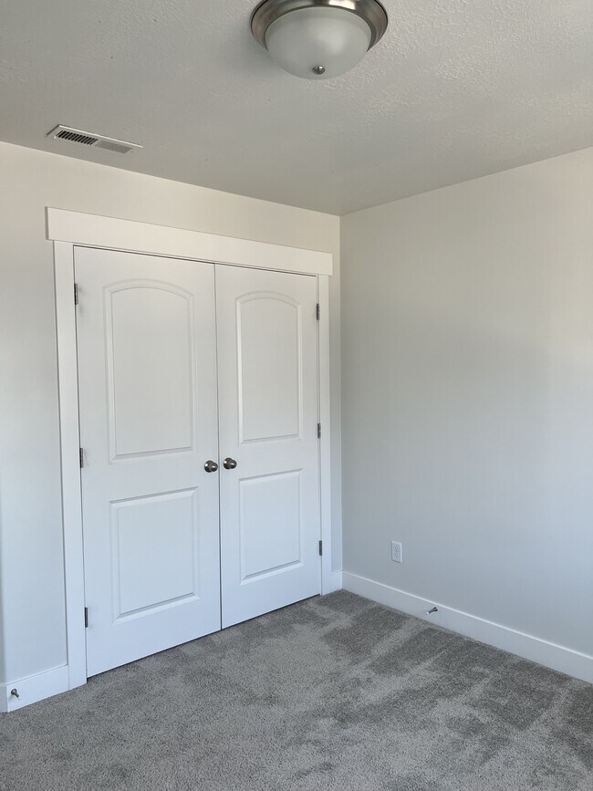 Building Photo - 3636 W 2280 N