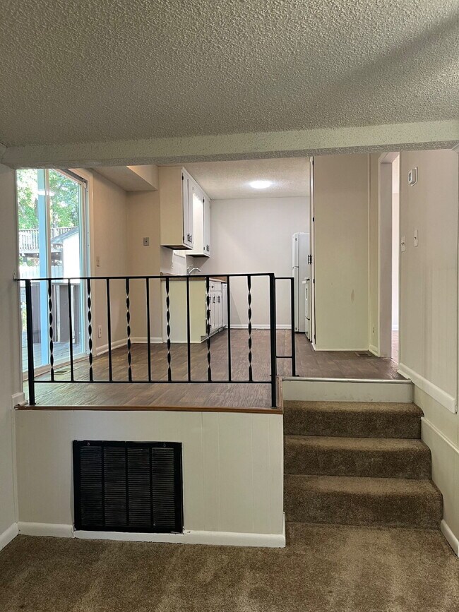 Building Photo - 416 Ocala Ct N
