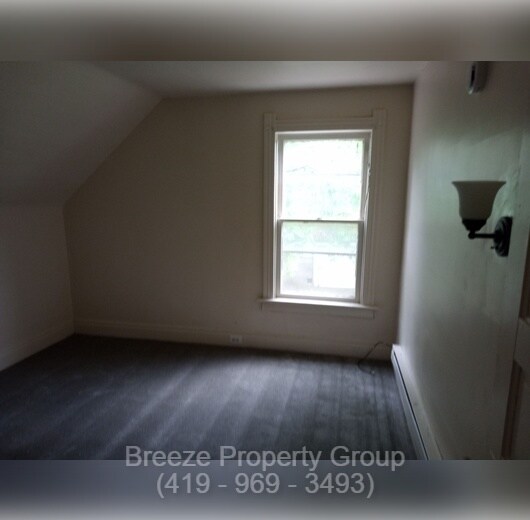 Building Photo - 713 Orchard St