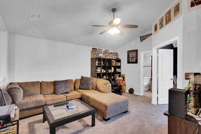 Building Photo - 1129 Snowy Owl Dr