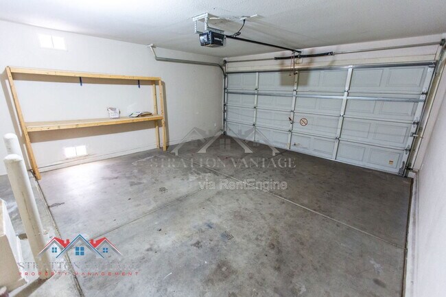 Building Photo - 12913 W Palm Ln