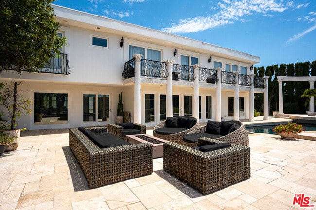 Building Photo - 8020 Zeus Dr