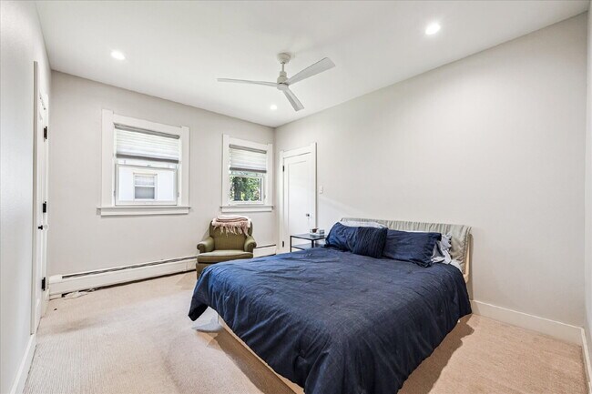 Building Photo - Spacious Comfort in Park Hill – 4-Bed, 2.5...