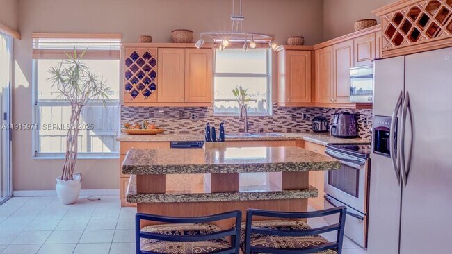 Building Photo - 1701 SE 17th Ave