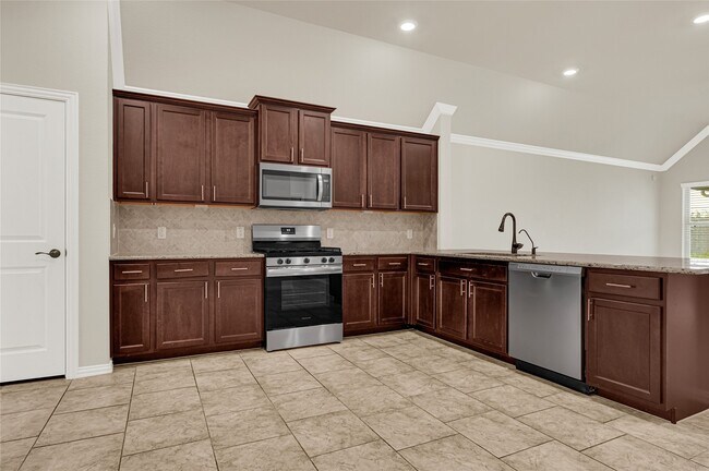 Building Photo - 2414 Willow Fall Ln