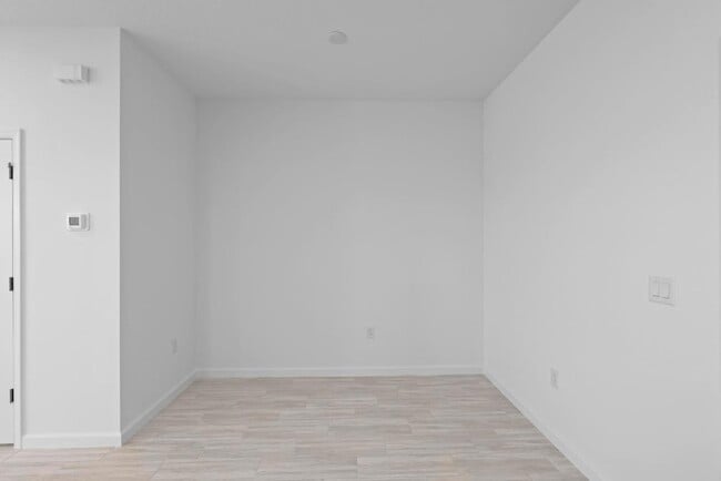 Building Photo - 4616 Longwood Lk Sq