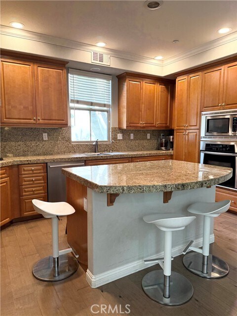 Building Photo - 88 Sarabande