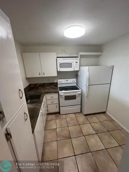 Building Photo - 6600 Cypress Rd