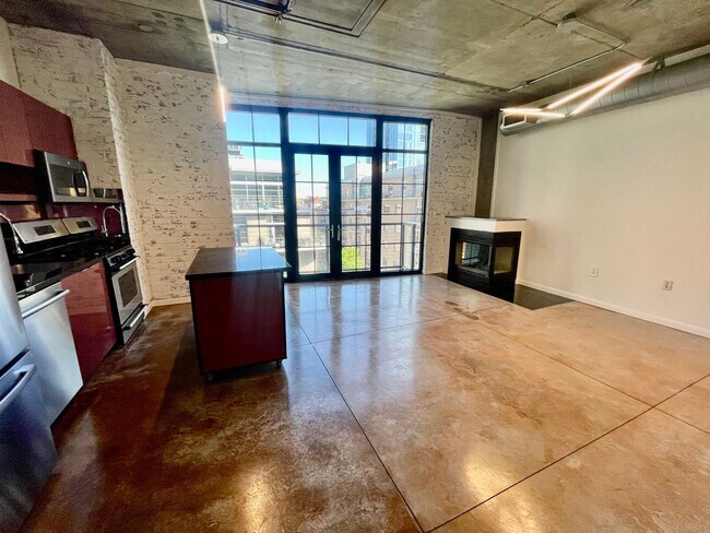 Building Photo - MOVE IN SPECIAL! Sleek and Sophisticated: ...