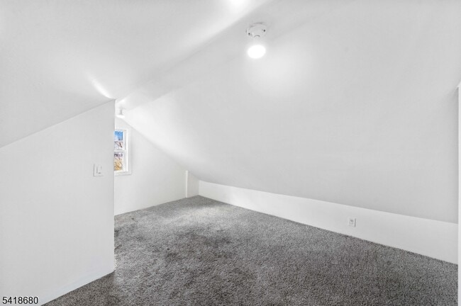 Building Photo - 334 Pine St