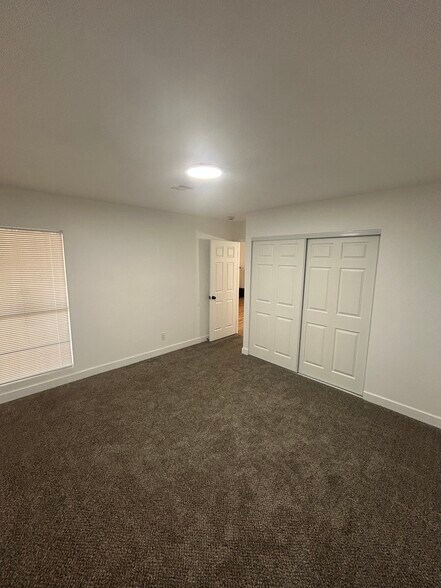 Building Photo - 3790 Shirebrook Dr