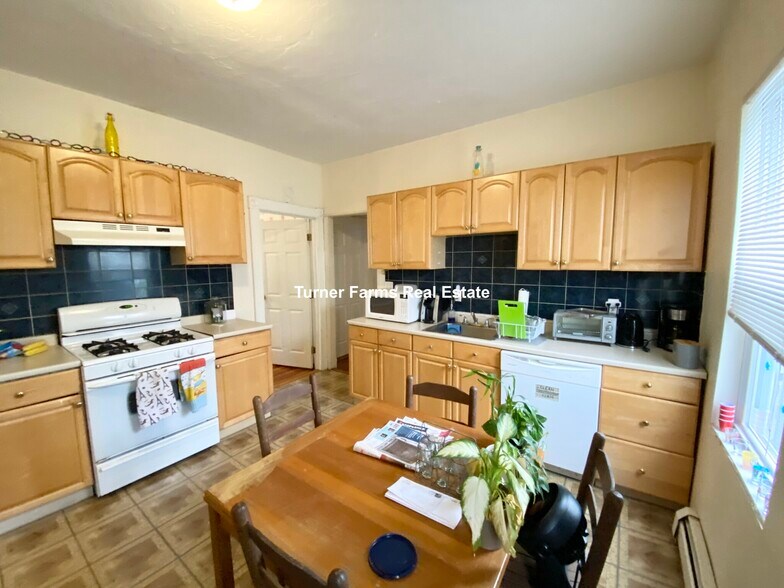 Building Photo - 34 Darling St