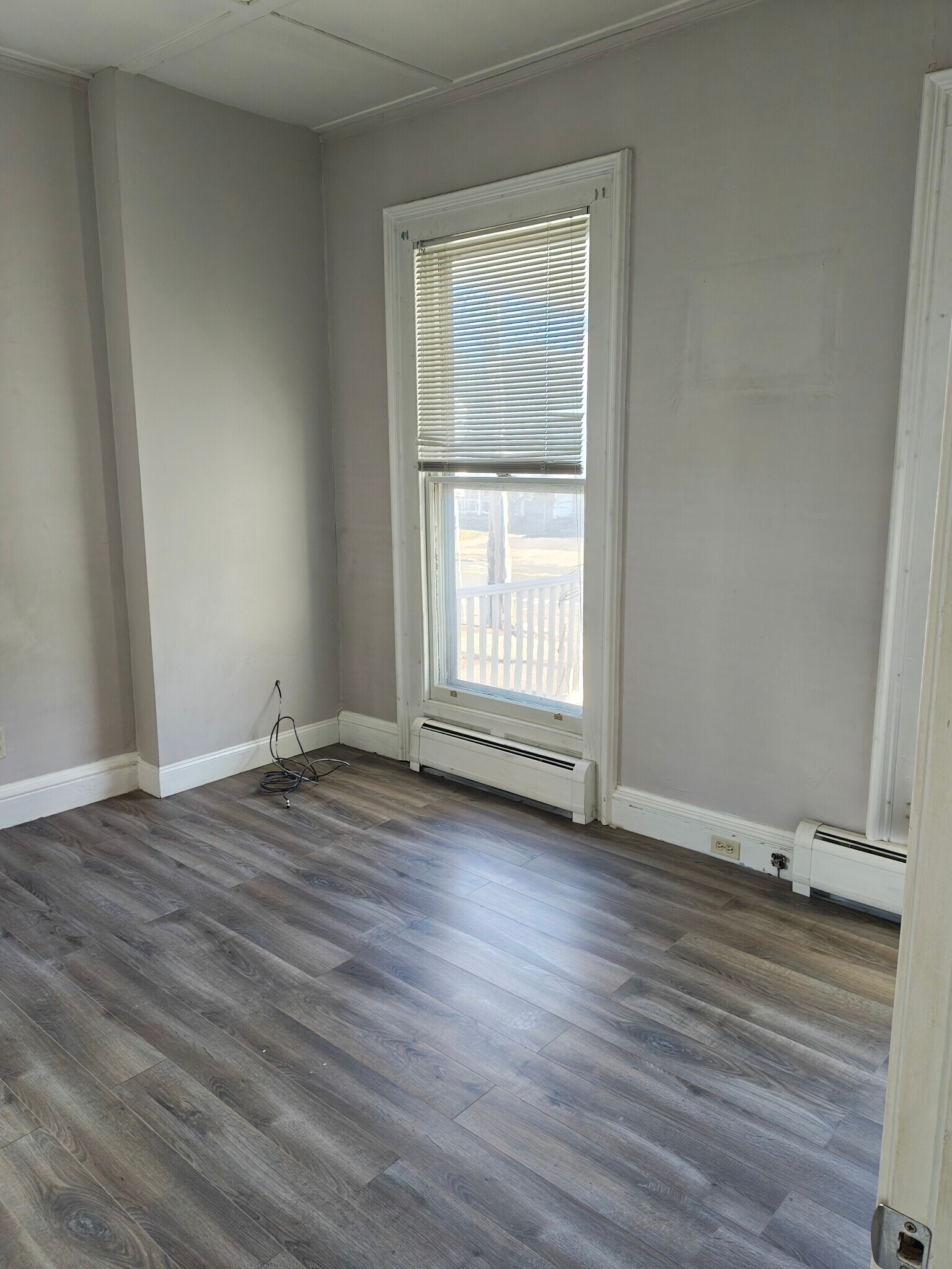 Building Photo - 14 Cedar St