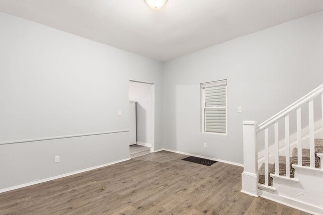 Building Photo - 673-675 Stanley Ave