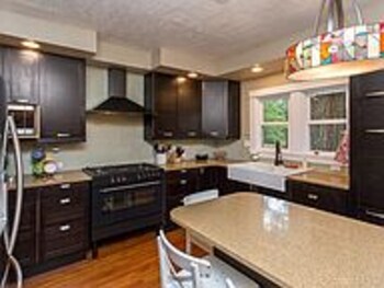 kitchen - 107 S Riverside Dr