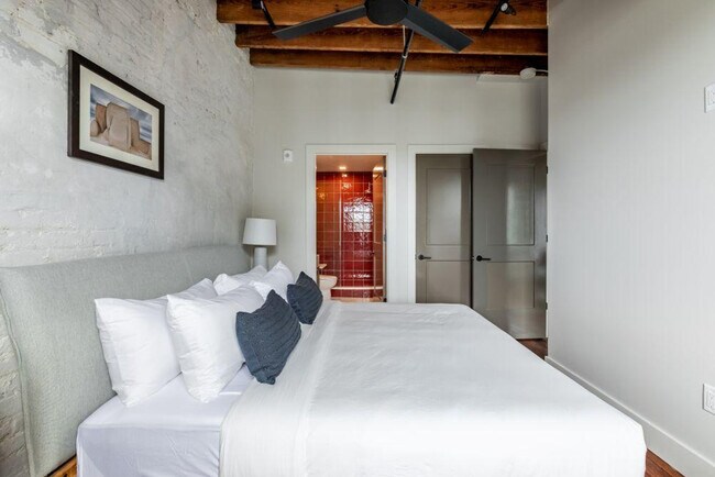 Building Photo - 315 Girod St