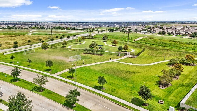 Building Photo - 2427 Madera Landing Ln