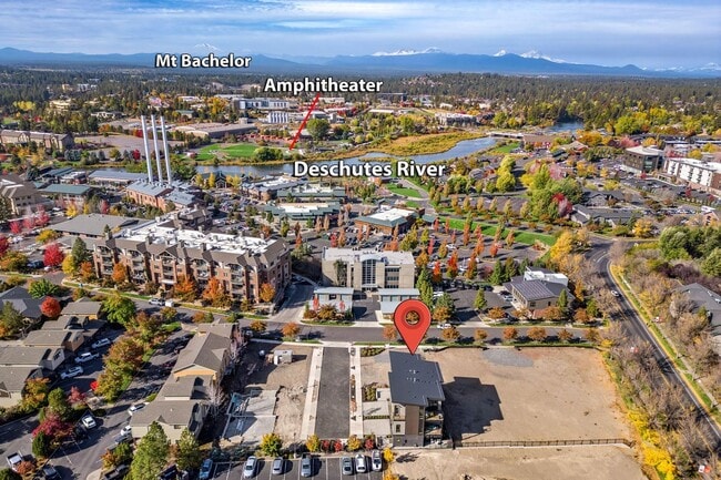 Building Photo - 4Bed 3.5 Bath - Views - Studio