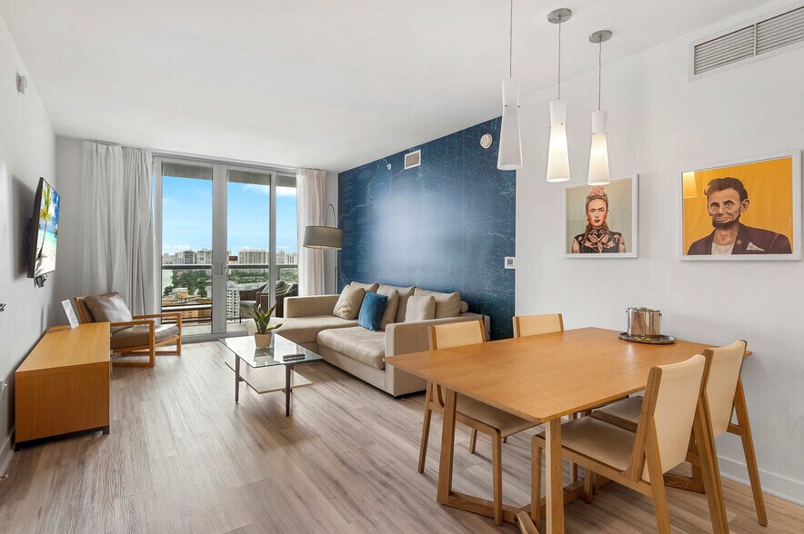 Building Photo - 2602 Hallandale Beach Blvd