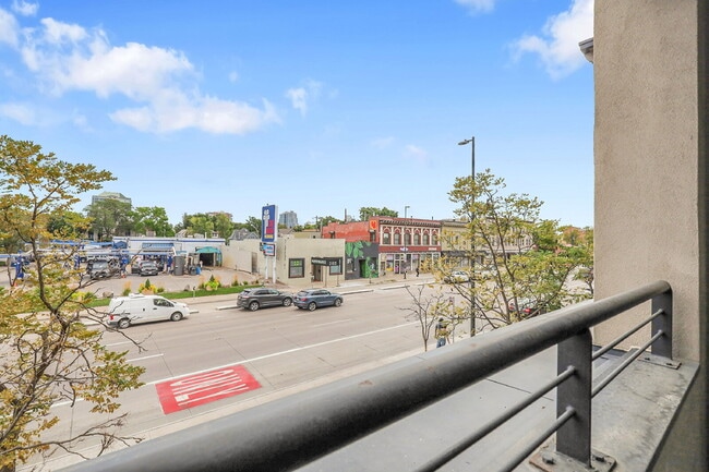 Building Photo - $1,880 - 1 Bed, 1 Bath Condo in Denver in ...