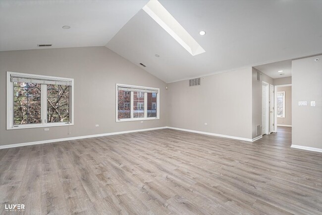 Building Photo - 7424 Lincoln Ave