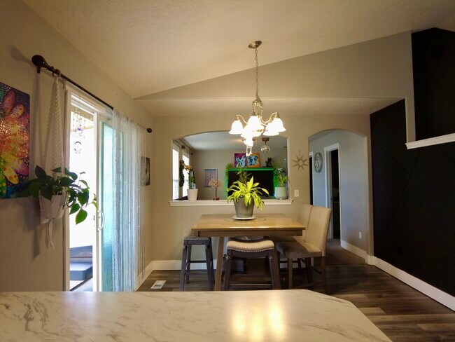 Building Photo - 3551 S Payette River Ave