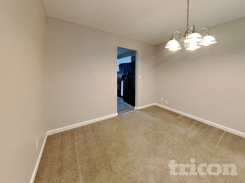 Building Photo - 1030 Riverclift Dr