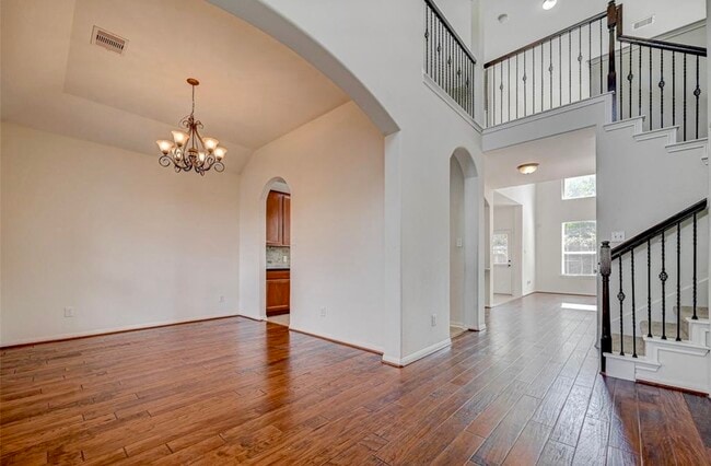 Building Photo - 11 Sagamore Ridge Pl