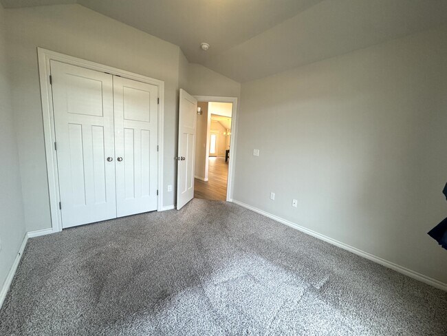 Building Photo - 9009 Yassir Blvd