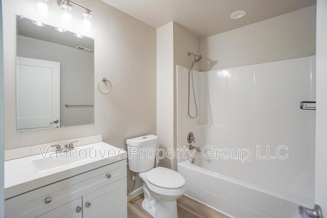 Building Photo - 2429 NE 54th St