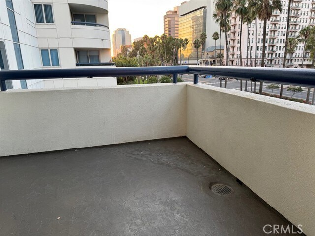Building Photo - 525 E Seaside Way