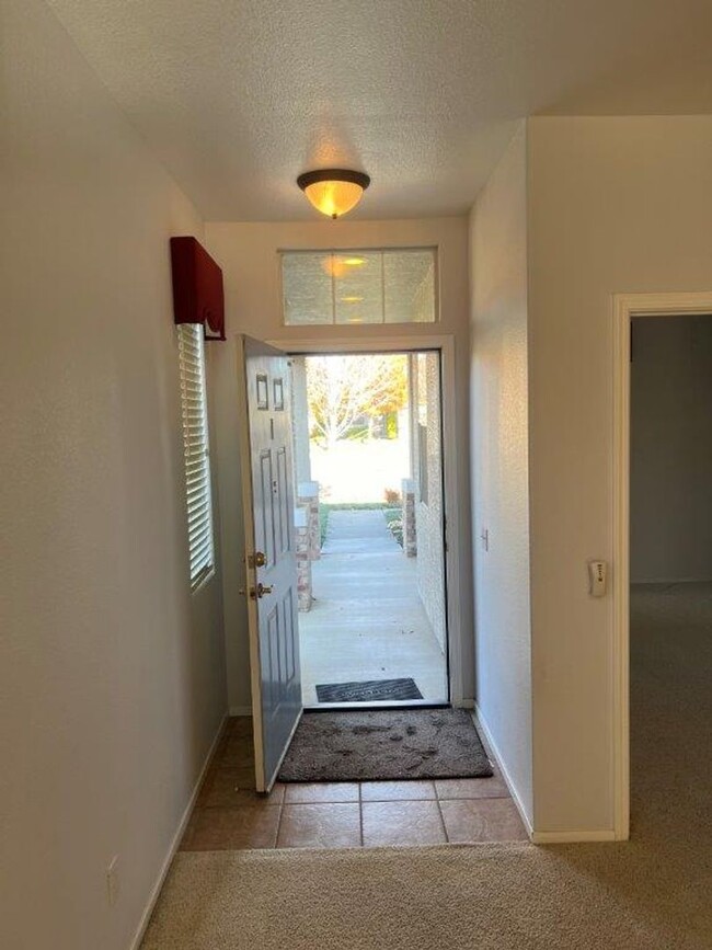 Building Photo - Exclusive Diamond Grove Gated Senior Commu...