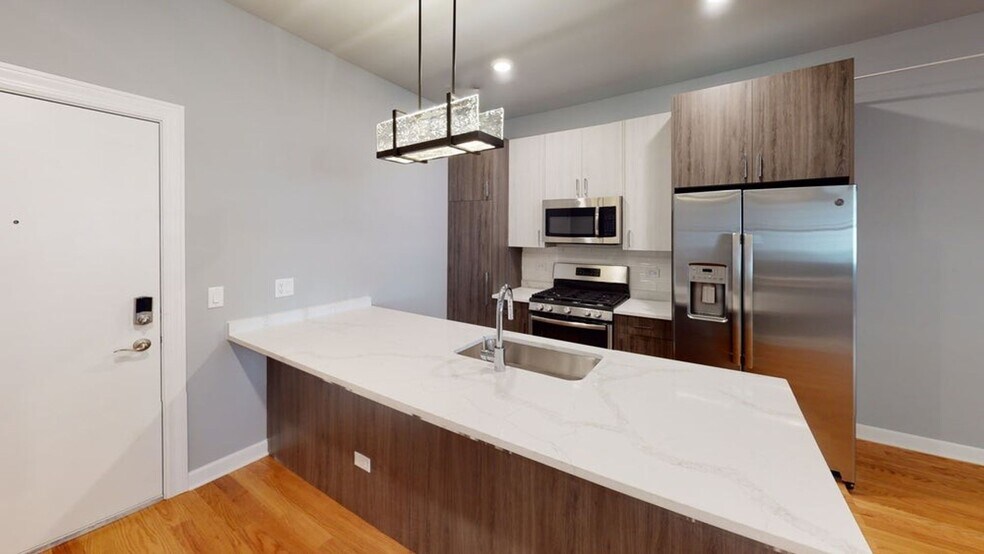 Building Photo - 5117 S Kenwood Ave