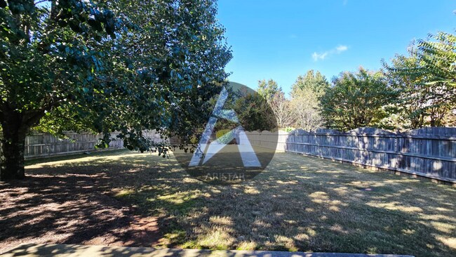 Building Photo - 223 Elmbrook Ln