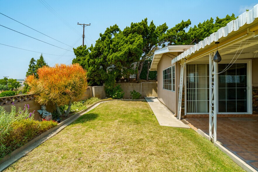 Building Photo - 817 Malone Dr