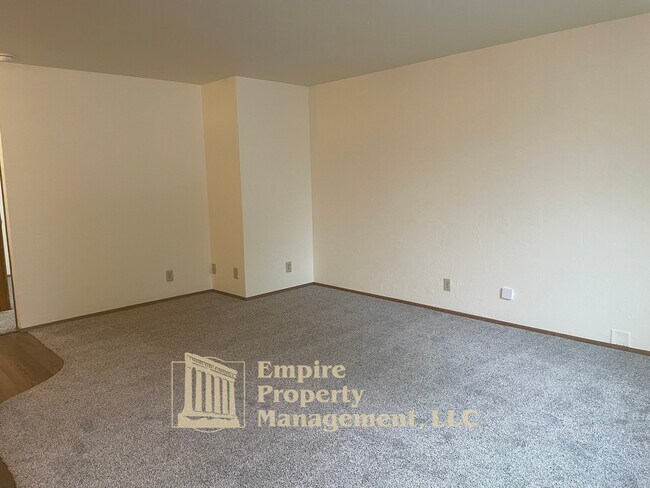 Building Photo - 3806 Dove Ln