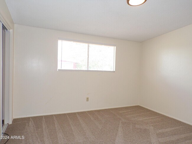Building Photo - 172 Andrea Dr