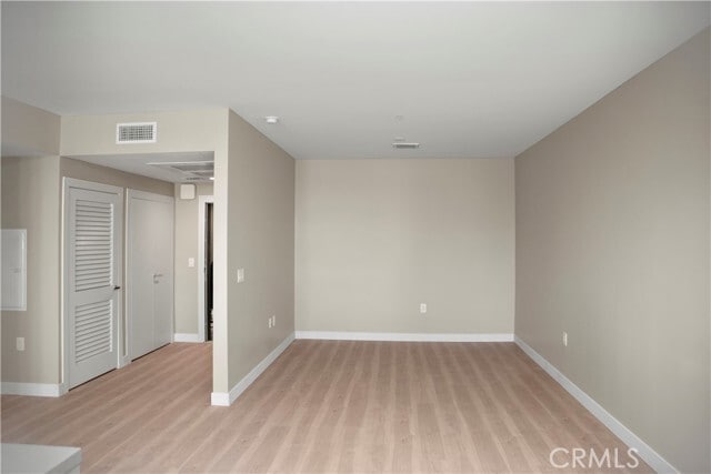 Building Photo - 39 S Los Robles Ave