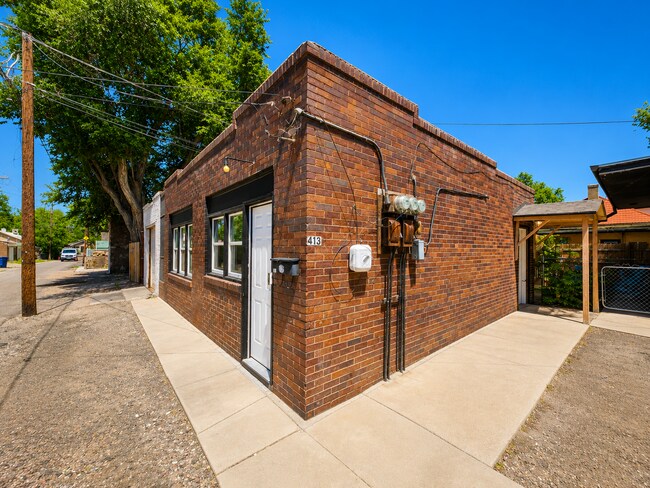 Building Photo - 409 W Routt Ave