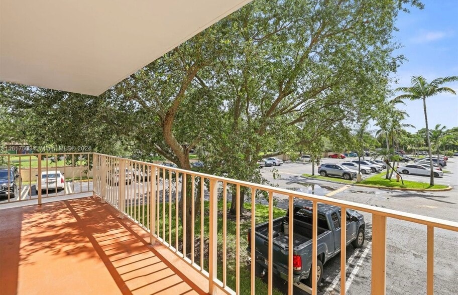 Building Photo - 13100 SW 92nd Ave