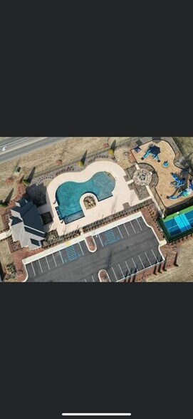 Building Photo - 120 Herman Dr