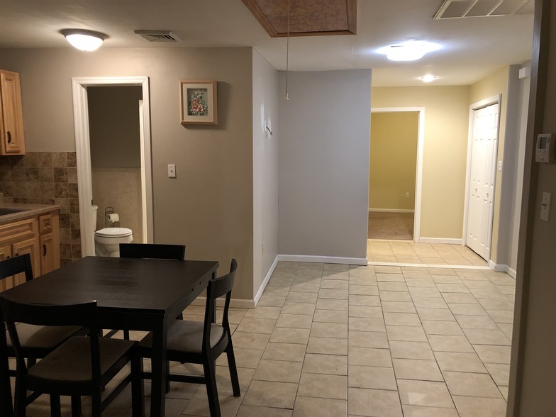 Building Photo - 272 Cleveland Ave