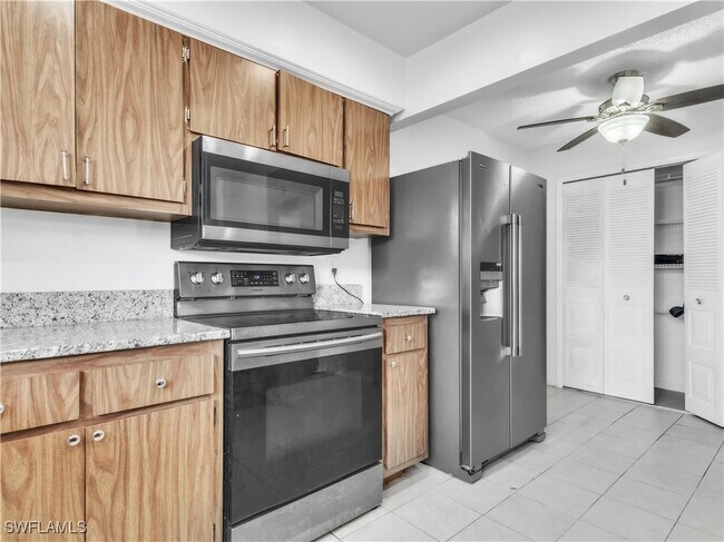 Primary Photo - 624 SE 12th Ct