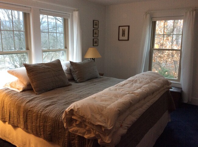 Master bed room - 238 Fairview St