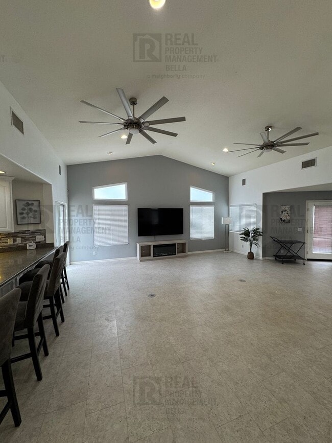 Building Photo - Luxury Living Awaits: Stunning 4-Bedroom Cul-de-Sac Retreat with Pool & Spa in Hemet!