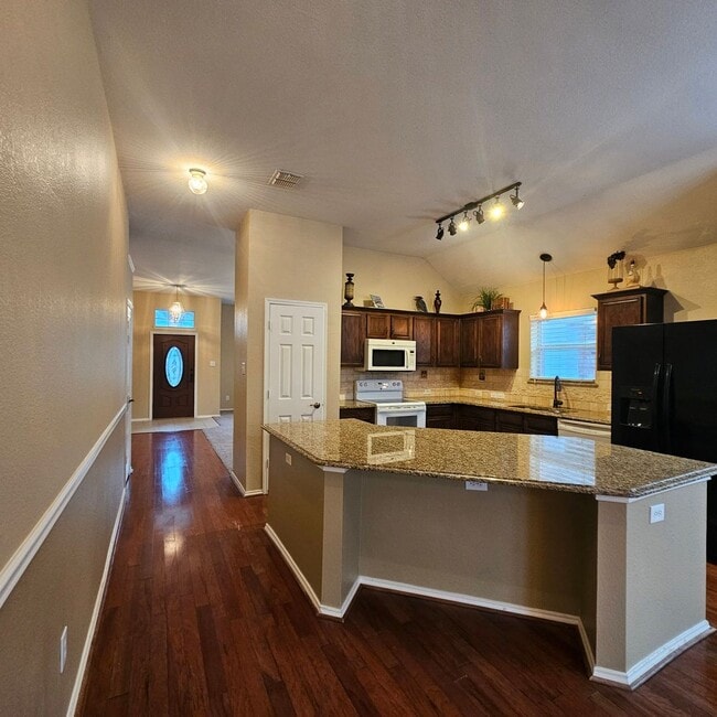 Building Photo - Pine Ridge Estates