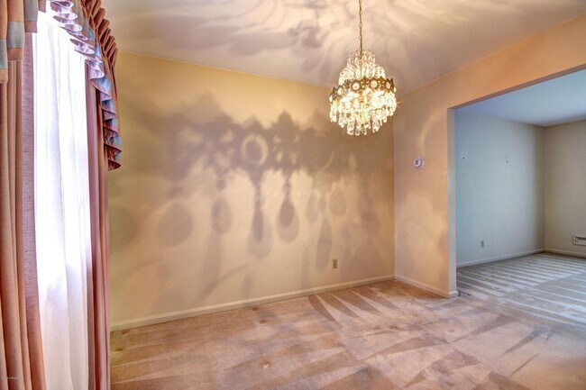 Building Photo - Available NOW - 4 beds/ 2 baths - $2,000/mo